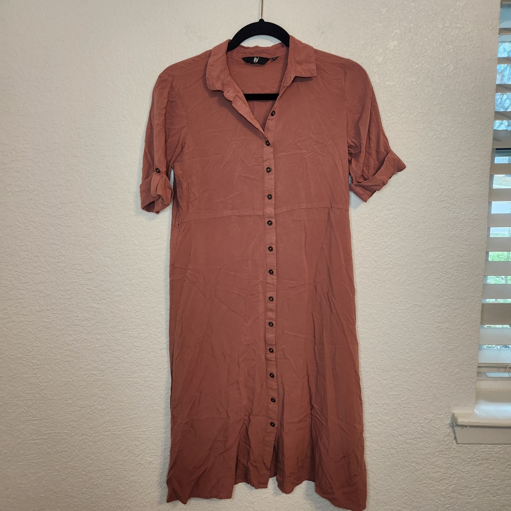 Figs Button-Front Shirt Dress in Dusty Rose - Picture 4 of 15